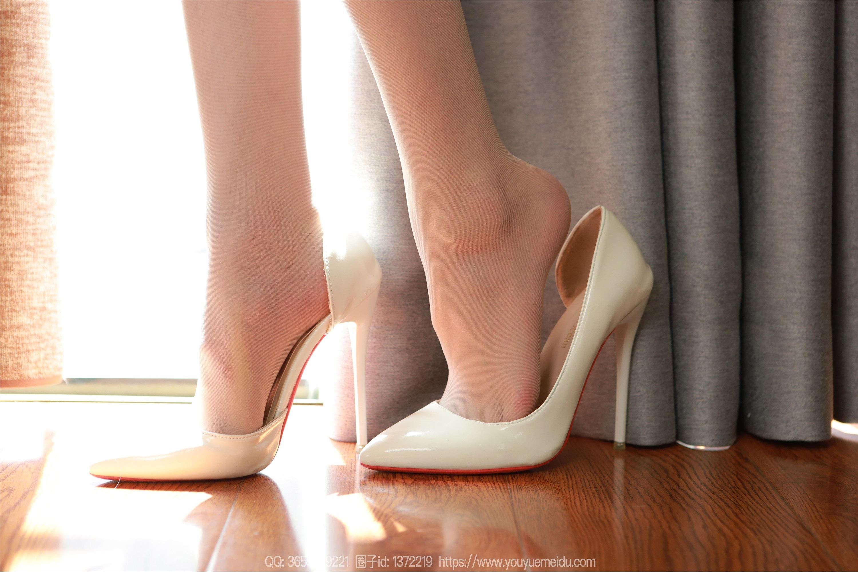 IESS异思趣向  2024.09.30 丝享家 1859 团团《素色旗袍 》